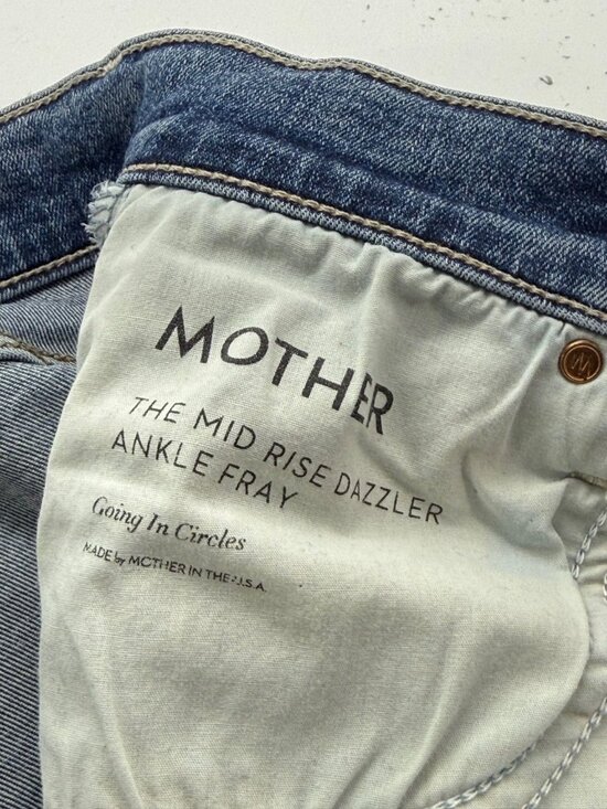 Mother Women's The Mid Rise Dazzler Ankle Fray Jeans in Going in Circles Size 27 - Picture 10 of 11